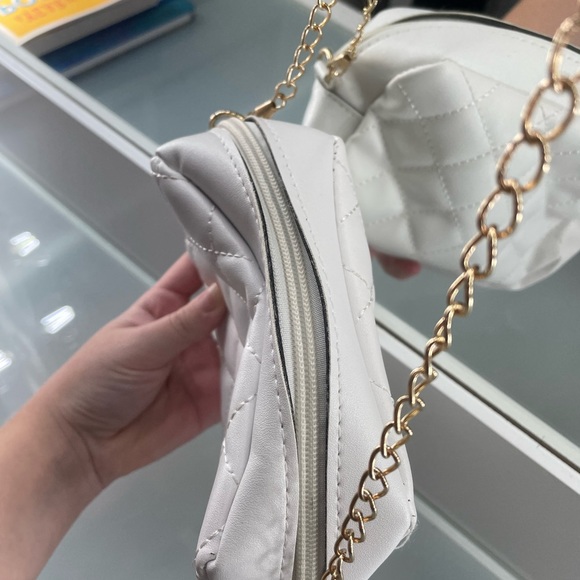 White shoulder bag - Picture 2 of 4